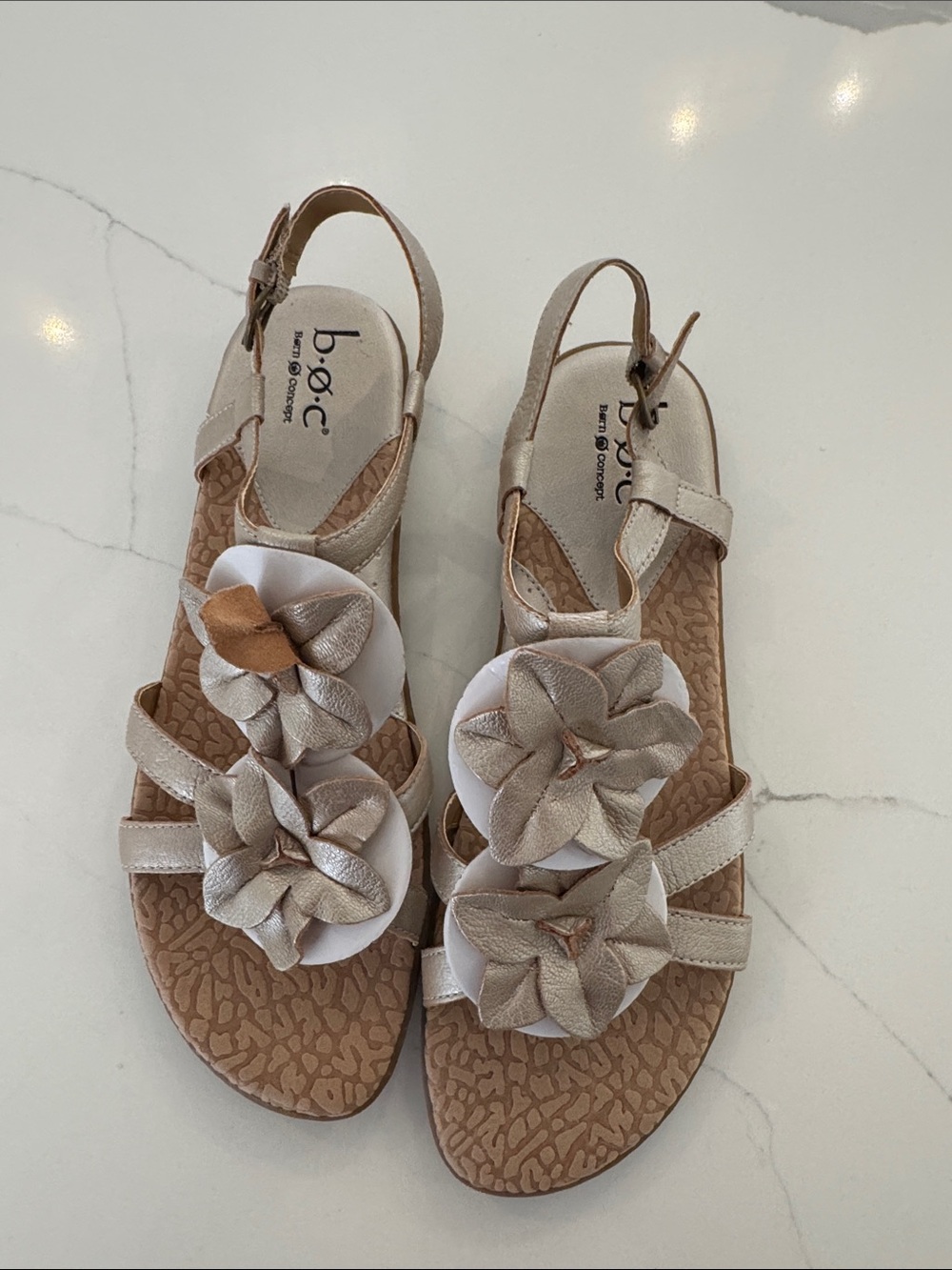 b.o.c. Women's Metallic Beige Flower Accent Slingback Sandals
